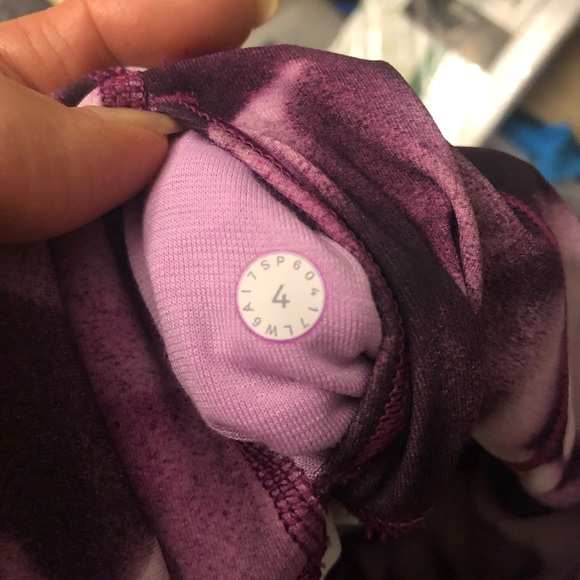 Lululemon, Train Time 7/8 length, Size 4 Leggings - Picture 4 of 4